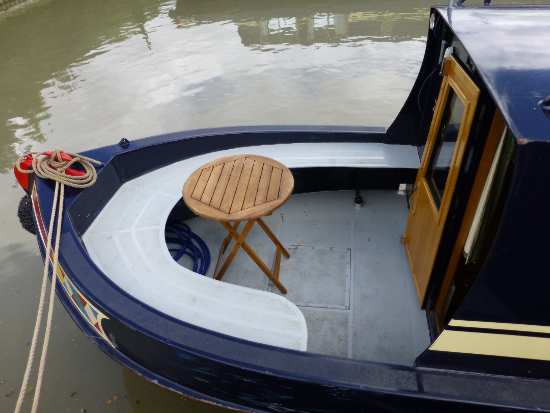  Regency 6D's Front Deck 